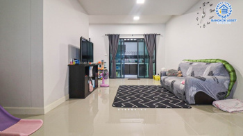 *****ทาวน์เฮ้าส์มือสองย่านนนทบุรี ม.เดอะคอนเนค กาญจนาภิเษก-กันตนา เนื้อที่กว้างขวางถึง 21.4 ตร.ว. ฟังก์ชัน 3 ห้องนอน 2 ห้องน้ำ 2 ที่จอดรถ บนทำเลศักยภาพ เดินทางสะดวก ใกล้รถไฟฟ้าสายสีม่วง "สถานีตลาดบางใหญ่", เซ็นทรัลเวสต์เกต และทางด่วน "ศรีรัช" ราคาถูกสุดในย่านนี้!